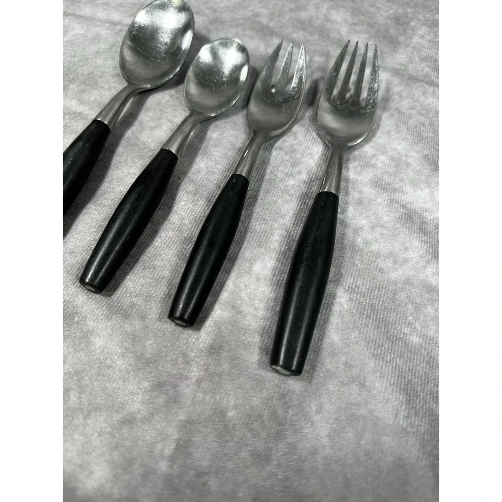 Dansk set includes
